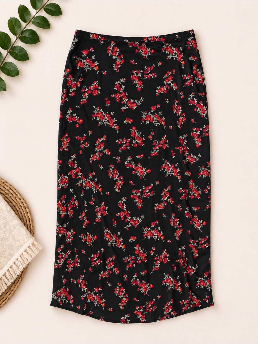 The Limited America Black Floral Midi Skirt – Size 6 – New With Tags